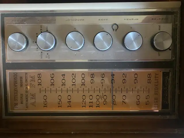 Antique Philips Stereo in Stereo Systems & Home Theatre in Markham / York Region - Image 4