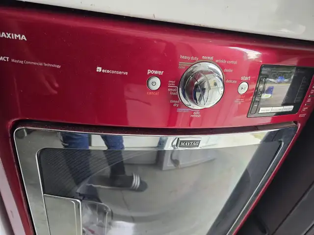 MAYTAG COMMERCIAL 27 w X-Large dryer stackable  in Washers & Dryers in Mississauga / Peel Region - Image 3