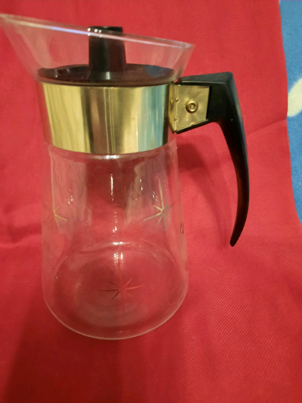Corning coffee carafe, vintage, excellent condition $5 in Kitchen & Dining Wares in New Glasgow - Image 2