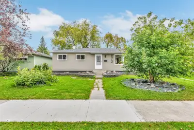 If this ad is up, the home is available. Please text to book a showing. Do not email. 204-391-9633 W...