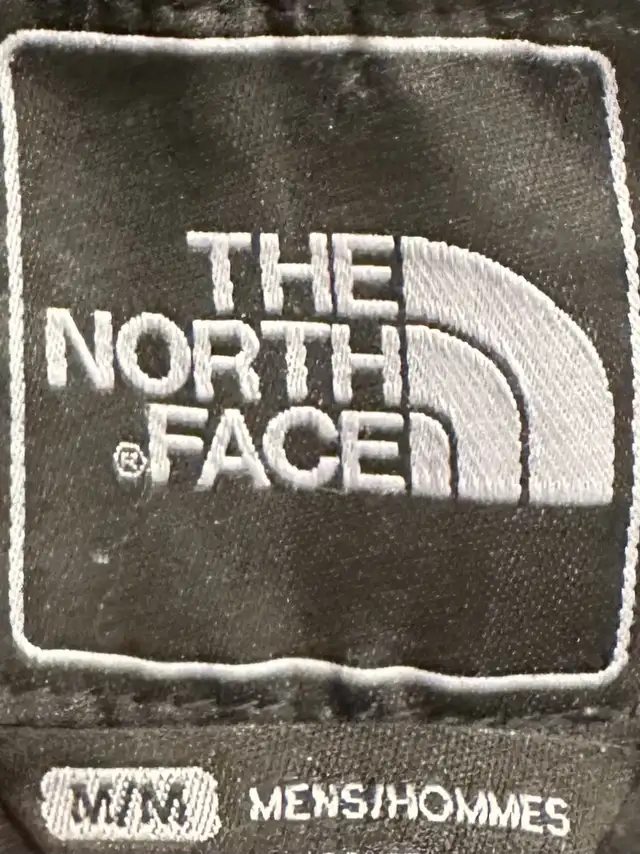 North Face Apex Bionic Jacket - Medium  in Men's in Calgary - Image 4