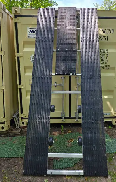 DGRP ROLLABLE RAMP SUITABLE FOR ATV / SNOWMOBILE ETC DRIVE ON ROLLS RIGHT INTO THE BED OF THE TRUCK....