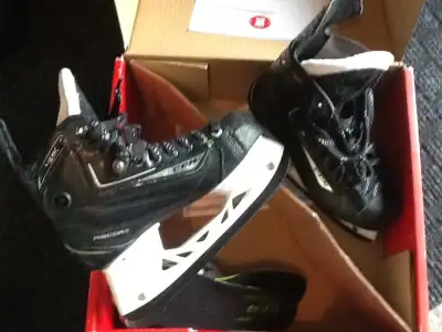 PATIN CCM RIBCOR 48K  JUNIOR 4, View more
