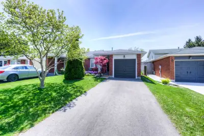 3 bed 2 bath house for rent Full house / Private / Shared Accommodation Available – in Kitchener / W...