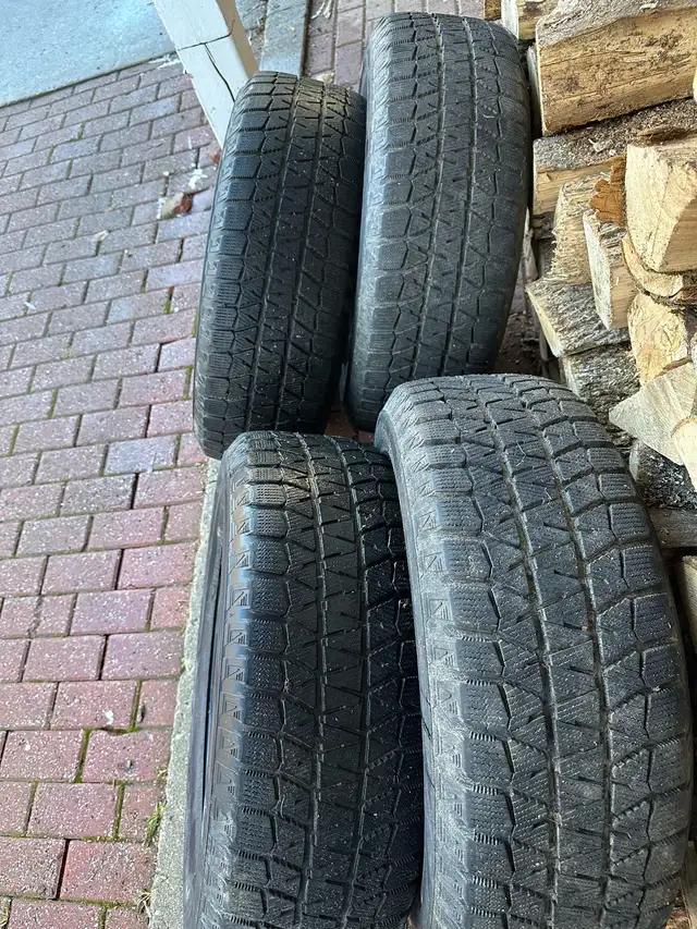 Winter Bridgestone Blizzak Tires 225/R60 17 in Tires & Rims in Renfrew - Image 4