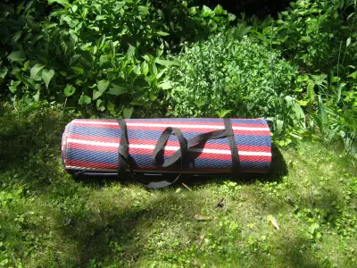 Tapis d'extérieur pour roulotte, camping, picnic ou terasse. 8 pieds sur 10 pieds. Servi 3 fois. $50...