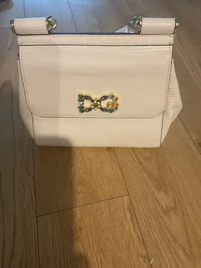 Joli petit sac neuf- Beautiful small handbag (new), View more