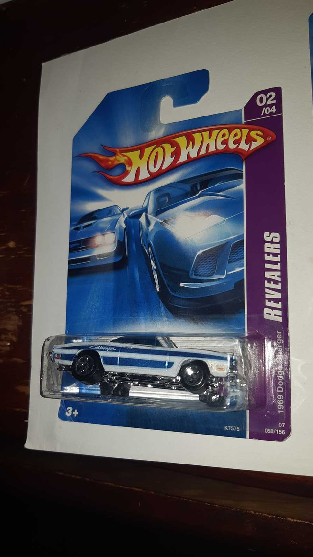 1969 Dodge Charger Hot Wheels lot of 5 variations  in Toys & Games in Guelph - Image 4