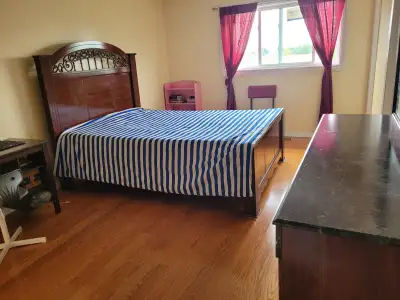 Master bedroom w parking from August 1