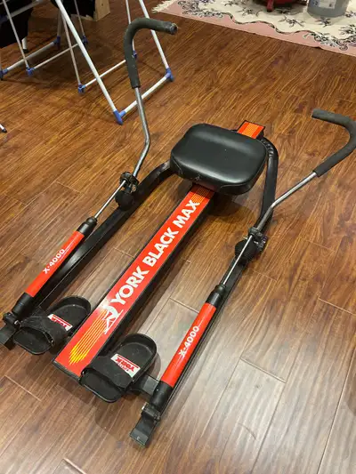 Used rowing machine. Works well. Used in good condition