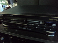 YORX CD PLAYER  Single tray unit tested all functions working!
