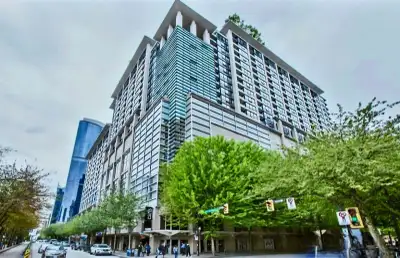 Move to the heart of Downtown Vancouver! Sharing this bright and spacious 2-bedroom, 2-bathroom apar...