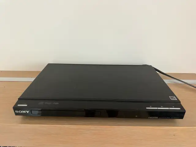 Sony DVP-SR500H DVD Player