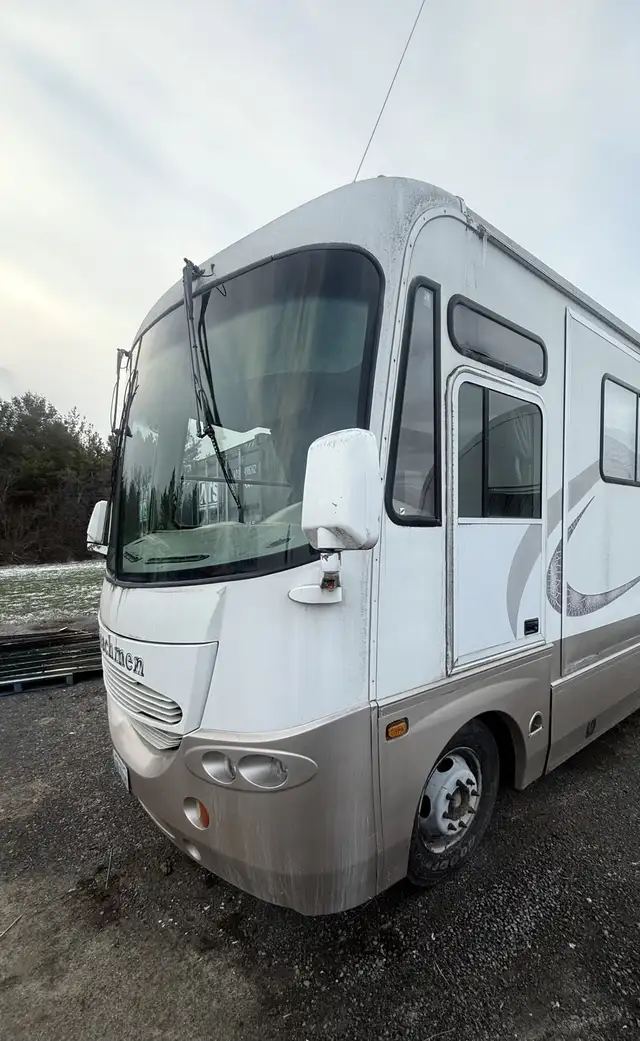 Class A Motorhome • Coachmen Aurora • Ford V10 • 2 Slides • RV / in RVs & Motorhomes in Laurentides - Image 11