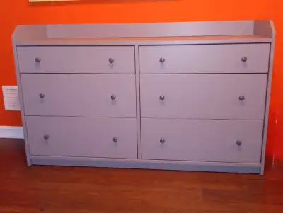 Commode 6 tiroirs, une table de nuit, lit simple tête et pied, View more