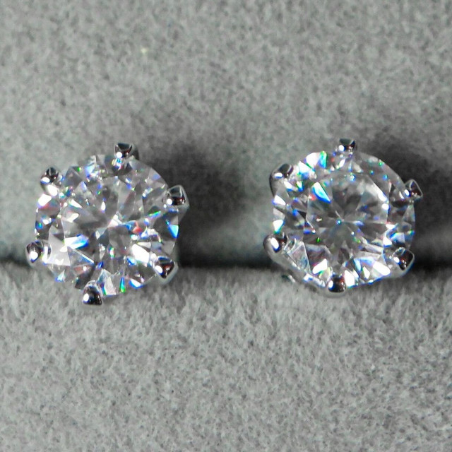 2 Carat Total Moissanite Diamond Earrings Studs in Jewellery & Watches in St. Albert - Image 4