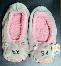 BRAND NEW Cozy Hugs Slippers - Hot Cold Dial-Comfort Technology