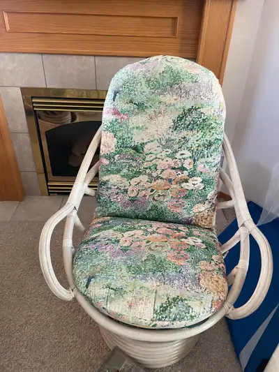 Wicker furniture for dining area, sunroom, etc.pickup Lacombe, View more