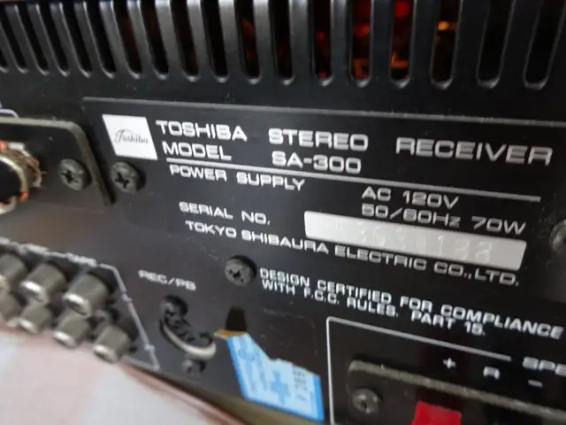 Toshiba SA-300 AM/FM Vintage(1974) Stereo Receiver for sale in Stereo Systems & Home Theatre in Markham / York Region - Image 11