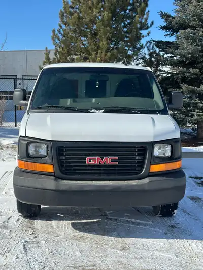 2015 GMC SAVANA G2500 Van 4.8L V8 Gas Engine Active status Runs and drives great No mechanical issue...