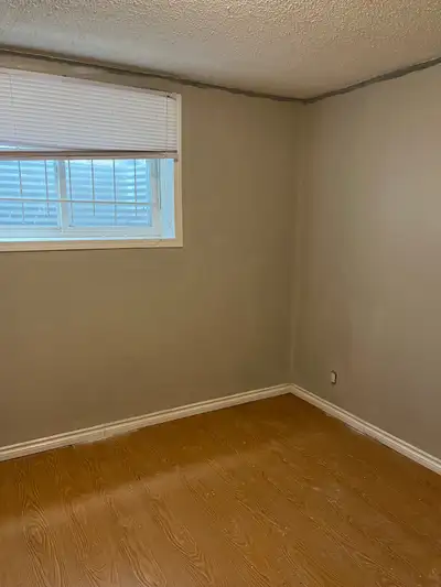 Near bus stop all school . All stores near . Separate entrance and separate laundry door. 40 % utili...