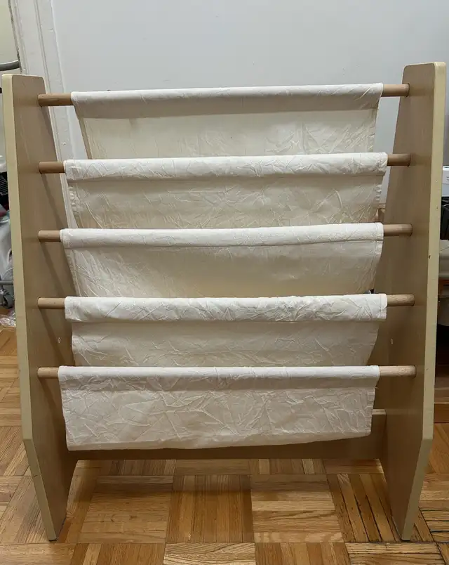 KidKraft kids’ Wood and Canvas Sling Bookshelf in Bookcases & Shelving Units in City of Toronto - Image 2