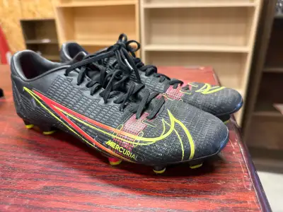 Nike Mercurial Soccer Cleats Youth Size 5 – Black/Red/Volt, View more