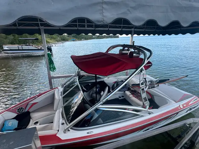 2008 Tige Z1 surf boat  in Powerboats & Motorboats in Edmonton - Image 8