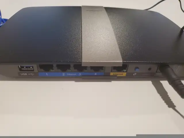 Linksys EA6200 Router552492824517027841