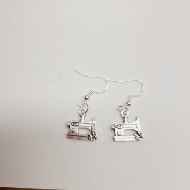 Sewing Machine Earrings  in Jewellery & Watches in Belleville - Image 2