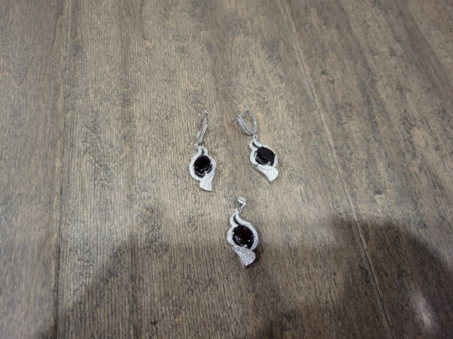 Brand New Silver Garnet Earrings & Necklace Pendant For Sale in Jewellery & Watches in London - Image 2