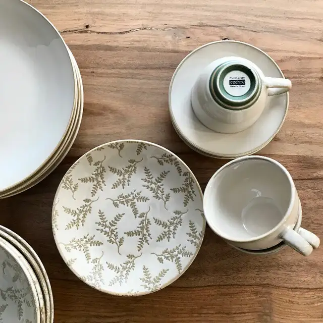New Set de vaisselle Dishes 20 pièces in Kitchen & Dining Wares in City of Montréal - Image 5