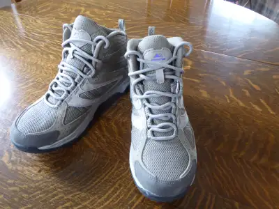 Montrail Hiking Boot Size 7.5, View more