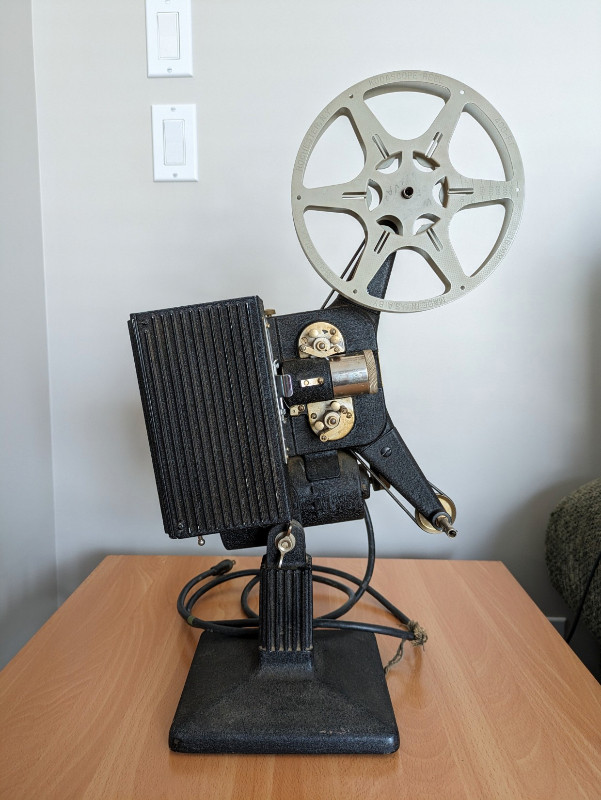 Kodascope 16 mm projector in Cameras & Camcorders in Calgary