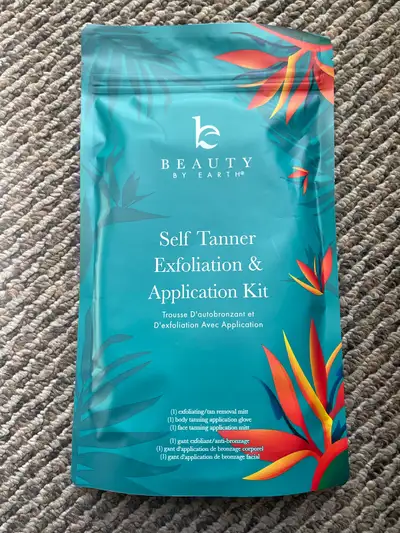 Achieve a flawless, streak-free tan with the Beauty by Earth Self Tanner Exfoliation & Application K...