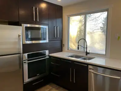 Small house on acreage between Calgary and Cochrane off highway 1a,available march 1st beautiful mou...