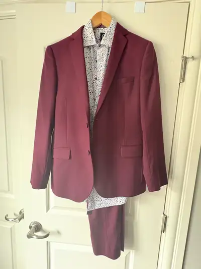 Men’s/Boys Burgundy Grafton Suit size 40R, View more