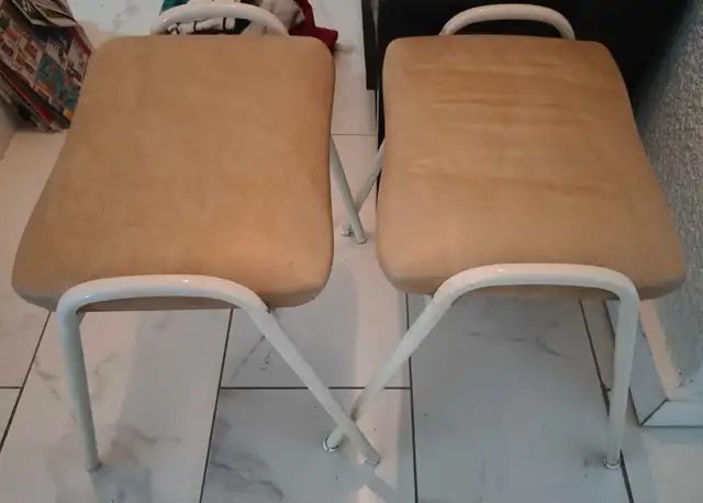 Small Stools/tables in Chairs & Recliners in City of Halifax - Image 3