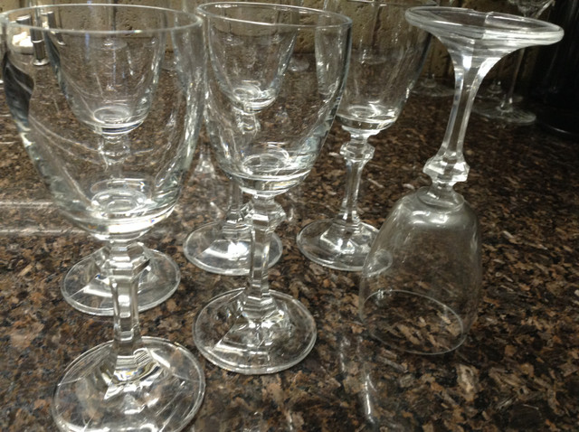 Crystal vintage liquor glasss 6 pcs in Kitchen & Dining Wares in Oshawa / Durham Region - Image 2