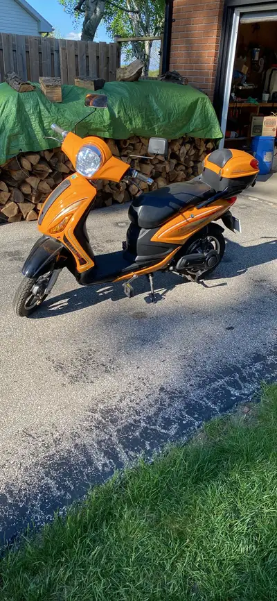 This is a used Prime Scooters electric moped, offering an efficient and eco-friendly way to get arou...