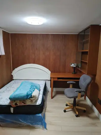 1 Bed Room Private Room