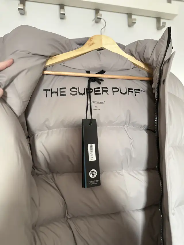 Aritzia The Super Puff-Mid (Ashen) in Women's - Tops & Outerwear in City of Toronto - Image 6