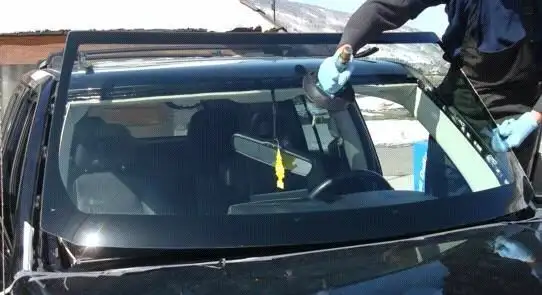 AUTO GLASS REPAIR AND REPLACEMENT in Other in Barrie - Image 10
