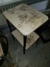Table tole antique