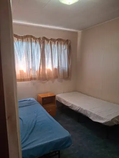 $400 Sharing room for male student