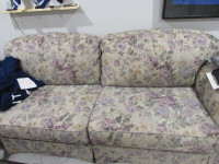 full size sofa gentle used like new Regal Sklar- Peppler