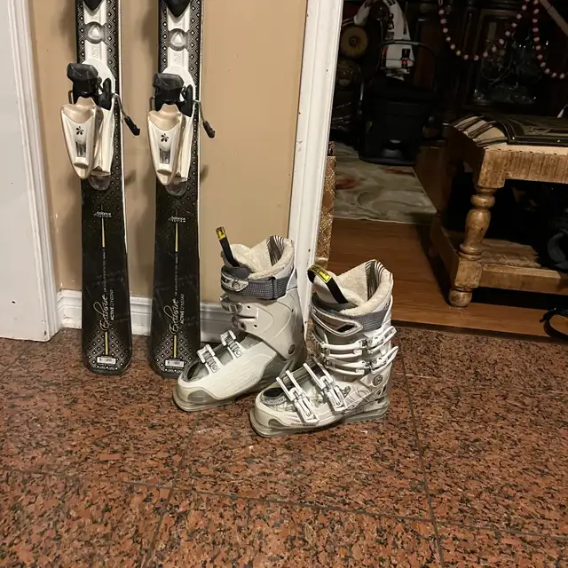 153 Dynostar ski with boots  in Ski in Markham / York Region - Image 9