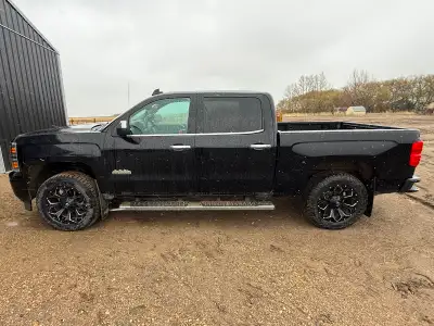 2015 Chevrolet High Country 5.3L V8 •4WD •Automatic transmission •Power windows/seats/locks •Front h...
