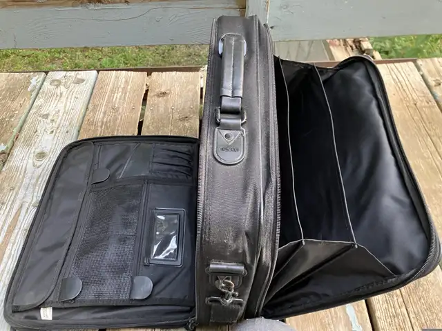 Large DELL Laptop Nylon Briefcase Bag.Shoulder Carrying Case. in Laptop Accessories in Markham / York Region - Image 3