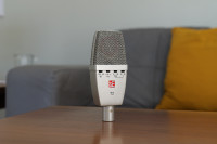 SE T2 condenser microphone